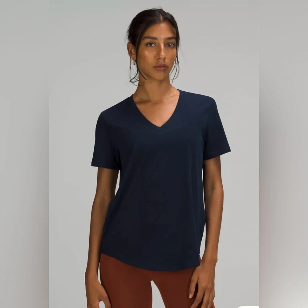 NWOT Lululemon Love V-Neck Shirt - Navy - Picture 1 of 6